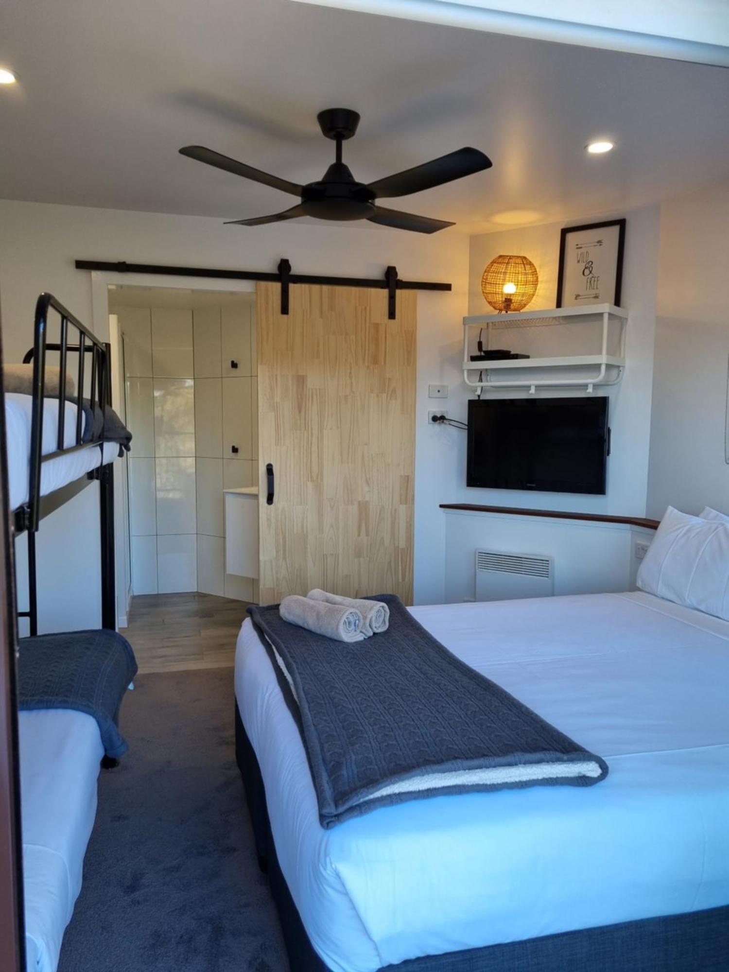 Cedarwood Apartments 폴즈크리크 외부 사진