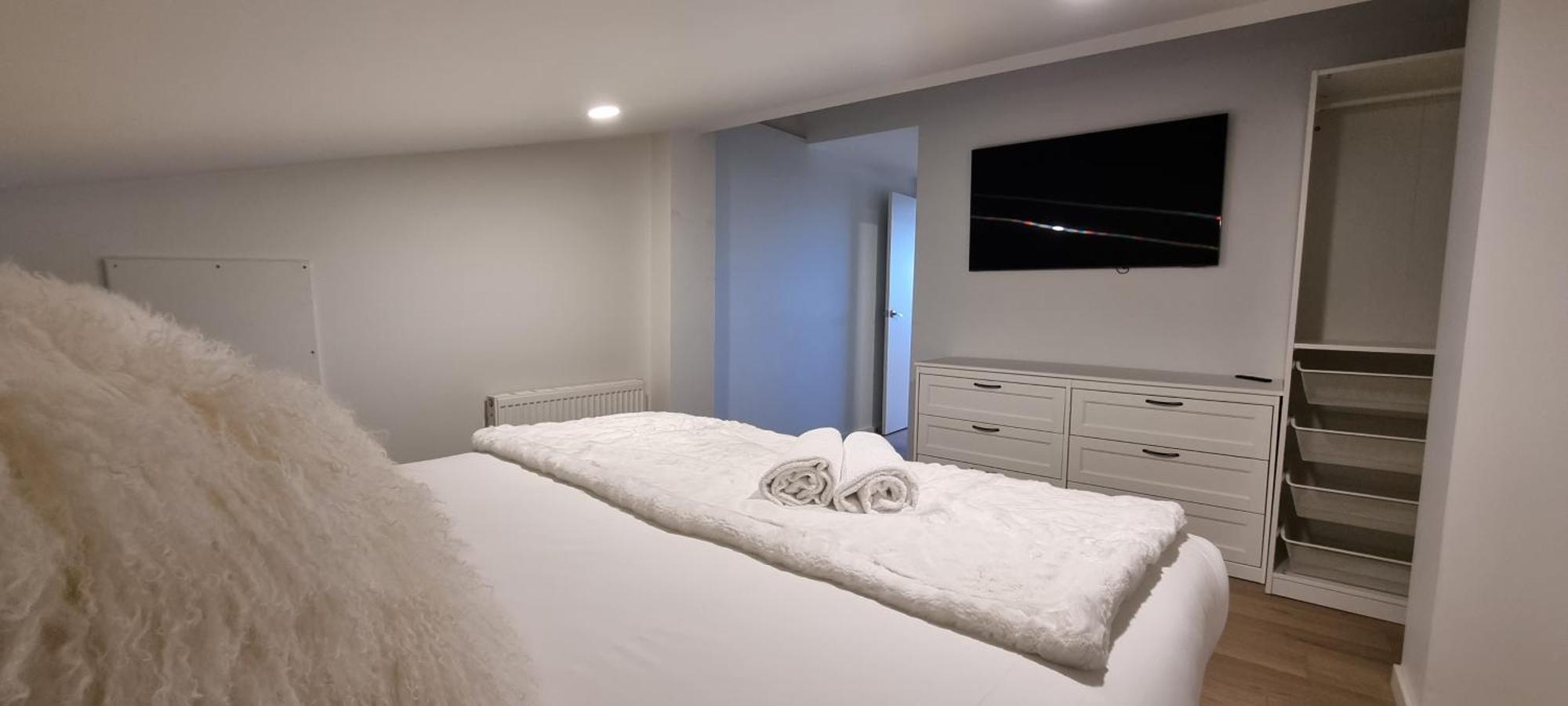 Cedarwood Apartments 폴즈크리크 외부 사진