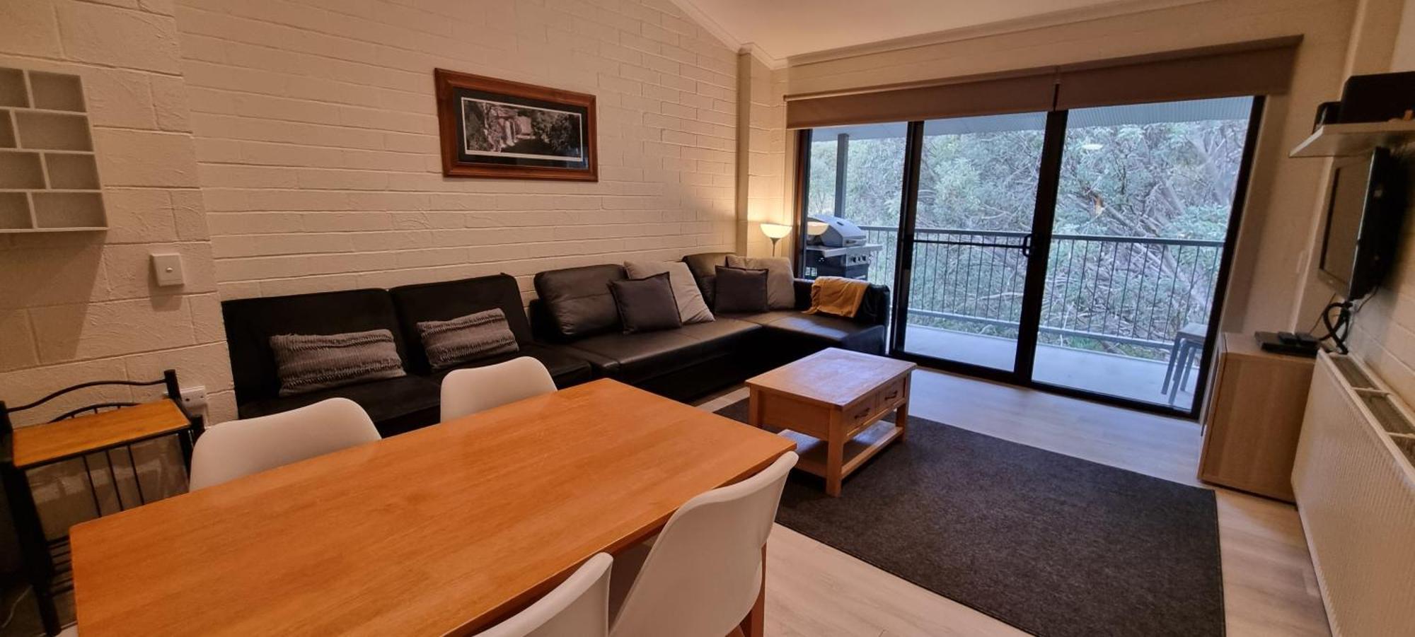Cedarwood Apartments 폴즈크리크 외부 사진