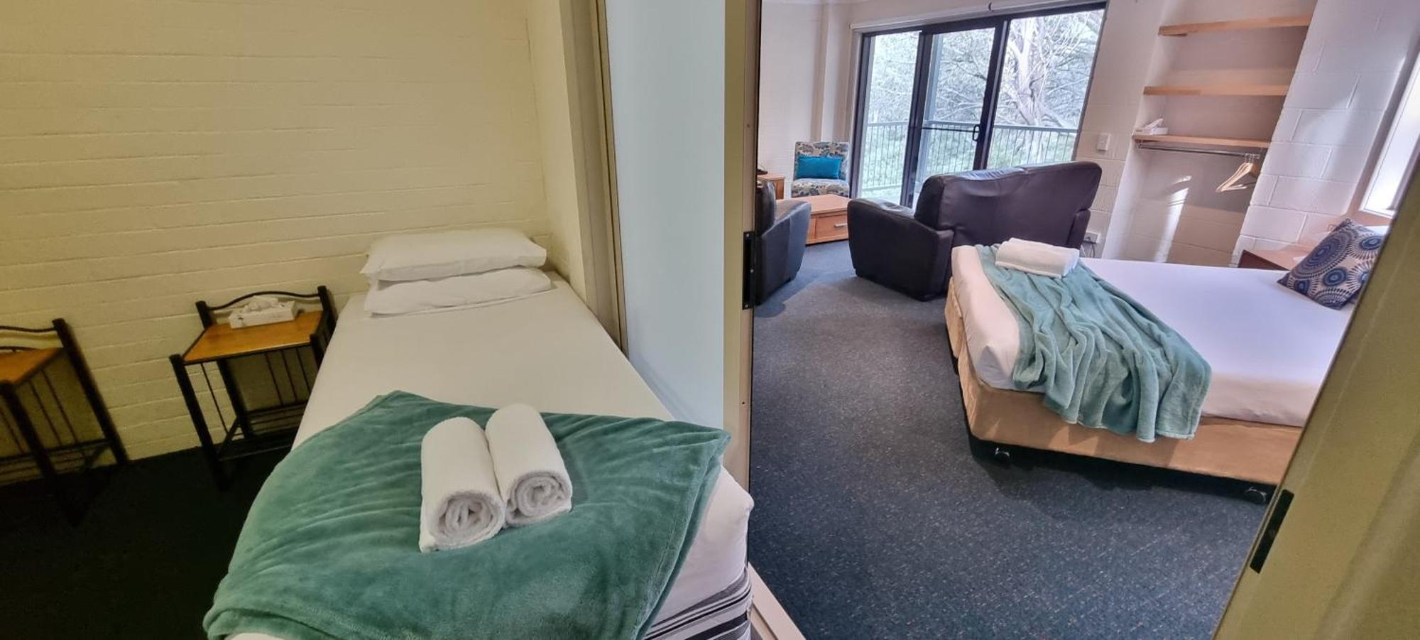 Cedarwood Apartments 폴즈크리크 외부 사진
